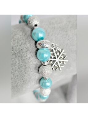 Hand Crafted Ice Blue Silver Beaded Snowflake Charm Bracelet 9 Inch